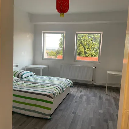 Y Hoa-ferienwohnung * Artern